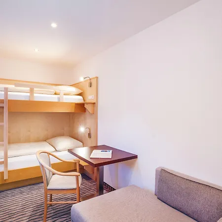 アパート Aliona *