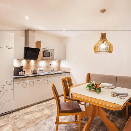 Aliona アパート ゼルデン