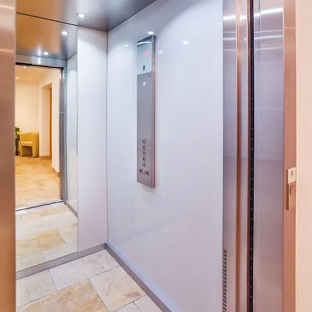 アパート Aliona *