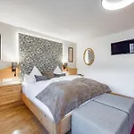 Aliona Apartment *