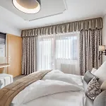 Aliona Apartment *