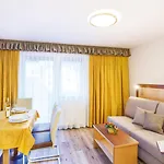 Aliona Apartment *